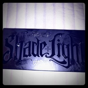 KVD Creme Shade & Light